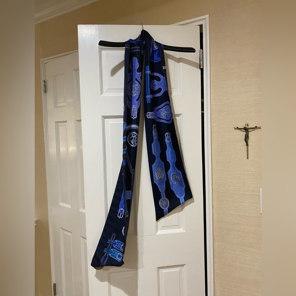 RARE and EXCLUSIVE HERMES Maxi-Twilly Scarf - Picture 3 of 16